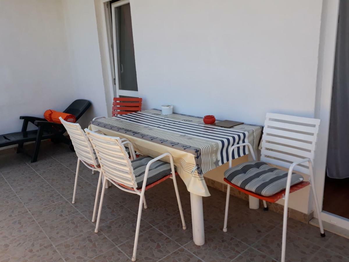 Sparadici Grebaštica Buitenkant foto
