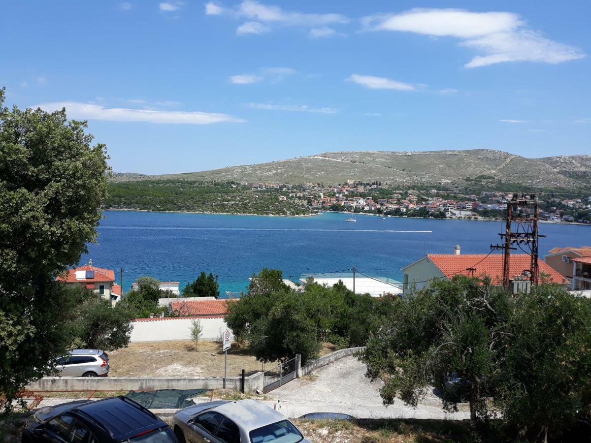 Sparadici Grebaštica Buitenkant foto