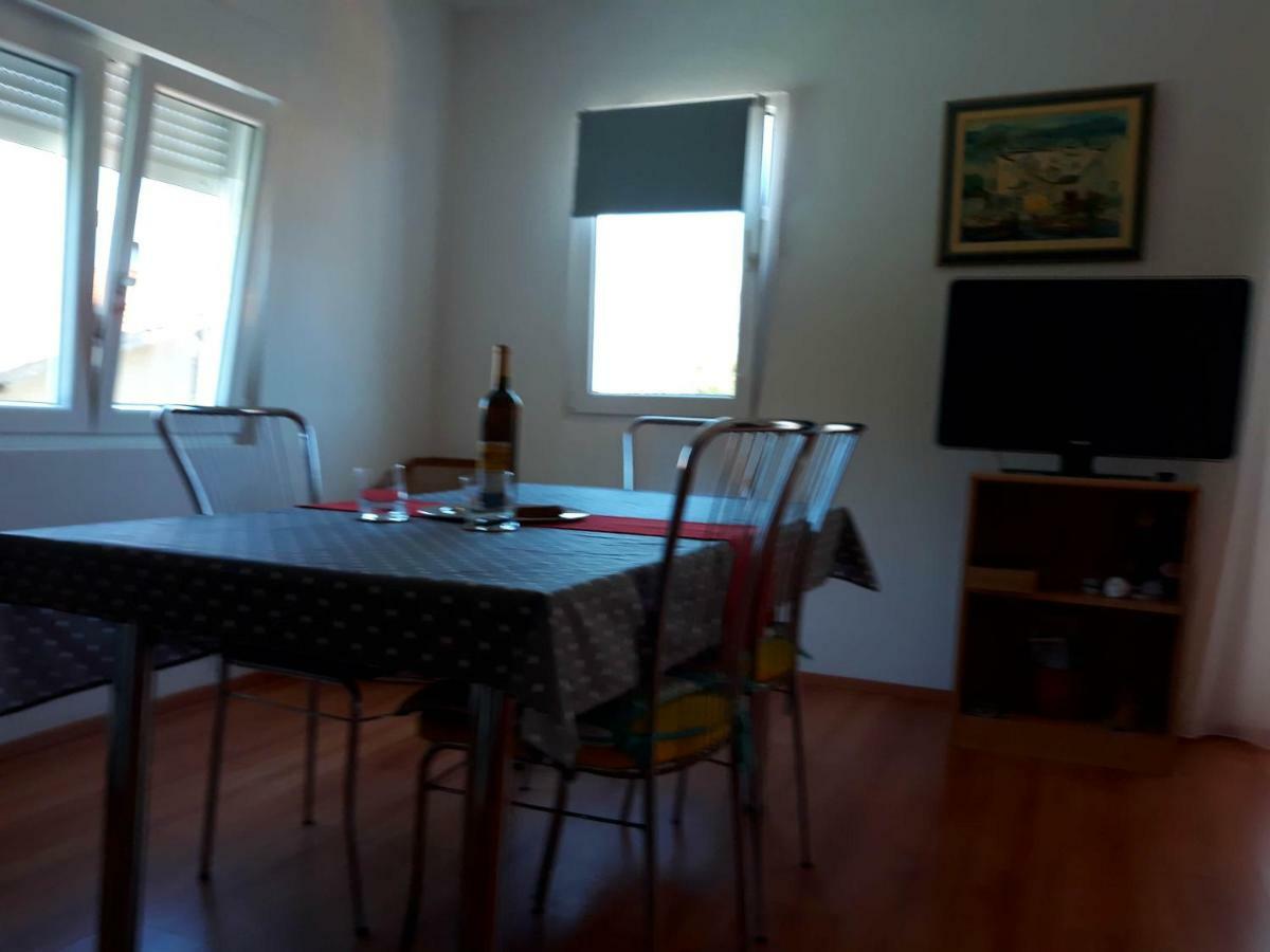 Sparadici Grebaštica Buitenkant foto